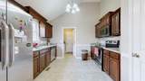 1009 Halverson Dr - Photo 7