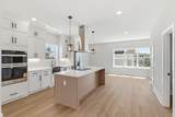1121 Lawrence Ave - Photo 18