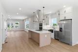 1121 Lawrence Ave - Photo 19