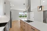 1121 Lawrence Ave - Photo 21