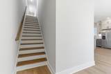 1121 Lawrence Ave - Photo 24