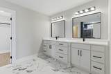 1121 Lawrence Ave - Photo 33
