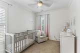 916 Montrose Ave - Photo 11