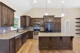 2065 Stratford Ln - Photo 11