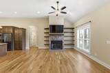 2065 Stratford Ln - Photo 7