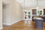 2065 Stratford Ln - Photo 10