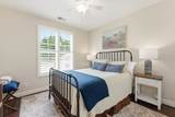 1010 Larkwood Dr - Photo 32
