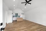 929 Wilkie St N - Photo 11