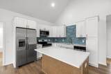 929 Wilkie St N - Photo 15