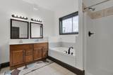 812 E 10th Street - Photo 22