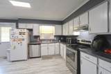 911 Parkway Dr - Photo 5