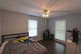911 Parkway Dr - Photo 10