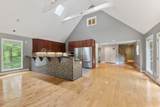 1040 Rustic Hills Dr - Photo 5