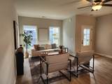 416 Queen Ln - Photo 6