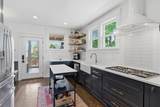 929 Lawrence - Photo 11