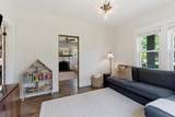 929 Lawrence - Photo 10