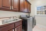 923 Stuart Ln - Photo 17