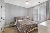 1077 E Trinity Ln - Photo 16