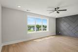 1121 Lawrence Ave - Photo 20