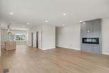 1121 Lawrence Ave - Photo 3