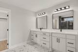 1121 Lawrence Ave - Photo 24