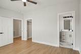 1121 Lawrence Ave - Photo 30