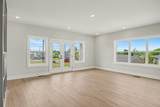 1121 Lawrence Ave - Photo 32