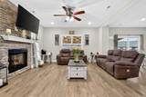 2422 Bucklin Dr - Photo 3