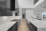 1017 Argyle Ave - Photo 4