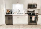 2407 Middle St - Photo 4