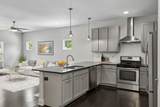 906 Smiley St - Photo 1
