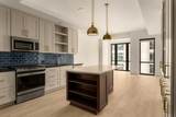 930 Commerce St - Photo 2