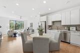 1402 Pillow St - Photo 8