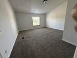 935 Pointe Ln - Photo 16