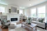 2112 E Hill Dr - Photo 4