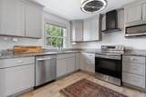 712 Desmond Dr - Photo 11
