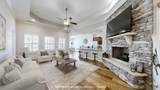 1047 Brayden Dr - Photo 2