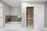 77 Deepwood Est - Photo 42