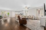 567 Oakvale Ln - Photo 3