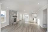 905 Champion Circle - Photo 3
