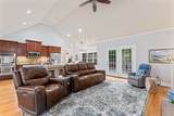 1364 Eastland Dr - Photo 14