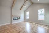 2319B Foster Ave - Photo 40