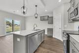 2728 Brewster Dr - Photo 17