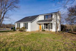 MLS# 2627822 - 300 UPPER STATION CAMP CREEK RD in Creekbank in Gallatin Tennessee 37066