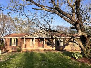 MLS# 2636013 - 427 Kinhawk Ct in Forest Acres Estates in Nashville Tennessee 37211