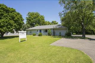 MLS# 2670317 - 810 Meadowlark Ln in Echo Meadows in Goodlettsville Tennessee 37072