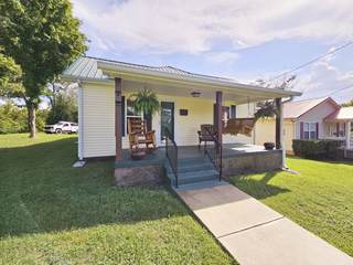 MLS# 2685847 - 803 W 5th St in Dickson in Dickson Tennessee 37055