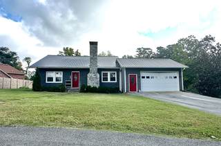 MLS# 2693775 - 703 W College St in Downtown Dickson in Dickson Tennessee 37055