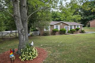 MLS# 2695187 - 167 Ravenwood Cir in Ravenwood in Dickson Tennessee 37055