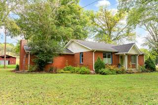 MLS# 2706099 - 6396 Lickton Pike in Martin in Goodlettsville Tennessee 37072